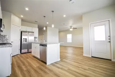 514 War Adminral Dr #B, Jarrell, TX 76537 - Photo 9