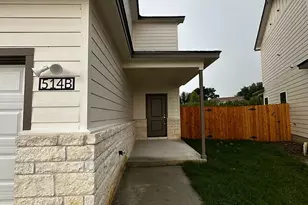 514 War Adminral Dr, Jarrell, TX 76537 - Photo 1