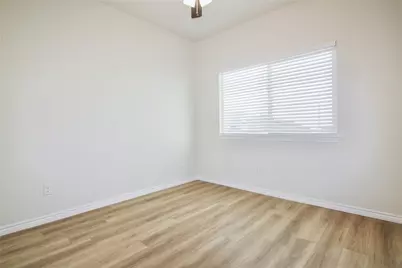 514 War Adminral Dr #B, Jarrell, TX 76537 - Photo 23