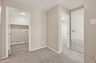 5705 Viewpoint Dr, Austin, TX 78744 - Photo 21