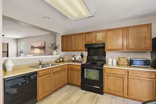 5705 Viewpoint Dr, Austin, TX 78744 - Photo 11