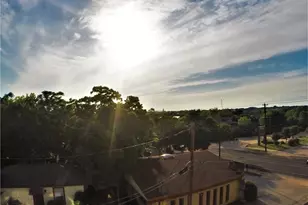 2931 E 12th St, Austin, TX 78702 - Photo 9