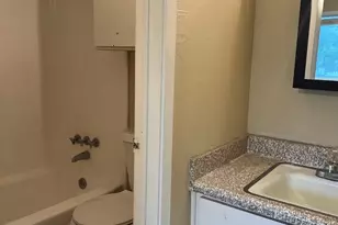 202 E 32nd St, Austin, TX 78705 - Photo 9