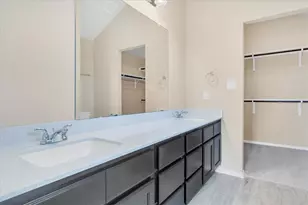 100 Four Star Dr, Elgin, TX 78621 - Photo 9