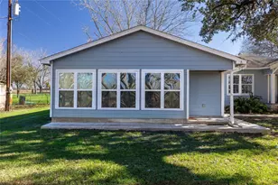 1012 Buerger Ln, Seguin, TX 78155 - Photo 1