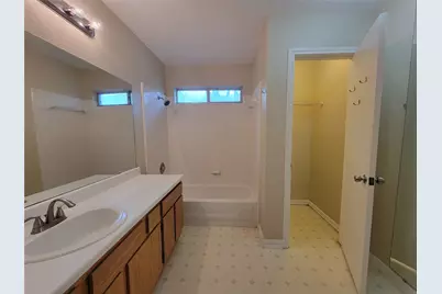 2328 Friarcreek Loop, Round Rock, TX 78664 - Photo 15