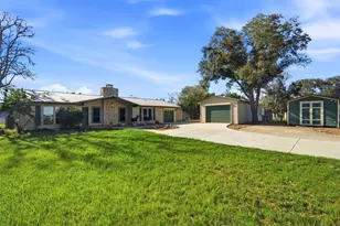 159 Thornton Ln, Lakehills, TX 78063 - Photo 3