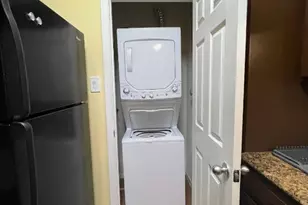 908 Poplar St, Austin, TX 78705 - Photo 9