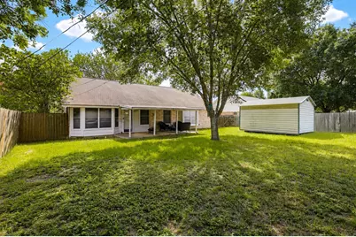 1001 Travis Street, Lockhart, TX 78644 - Photo 19