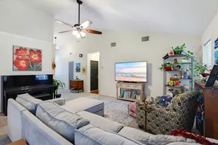 1001 Travis St, Lockhart, TX 78644 - Photo 5