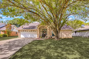 1001 Travis St, Lockhart, TX 78644 - Photo 1