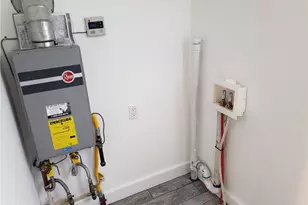 1405 Waller St, Austin, TX 78702 - Photo 9