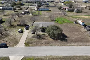 7113 Maverick Ct, Buda, TX 78610 - Photo 3