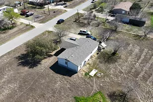 7113 Maverick Ct, Buda, TX 78610 - Photo 9