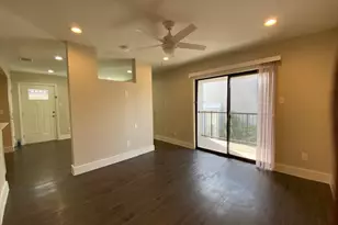 935 La Posada Dr, Austin, TX 78752 - Photo 7