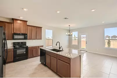 216 Deer Crest Drive, New Braunfels, TX 78130 - Photo 13