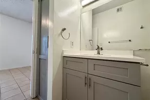 203 E 31st St, Austin, TX 78705 - Photo 21