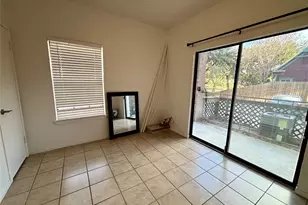 203 E 31st St, Austin, TX 78705 - Photo 17