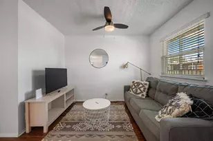 2401 Manor Rd, Austin, TX 78722 - Photo 3