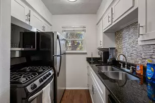 2401 Manor Rd, Austin, TX 78722 - Photo 7
