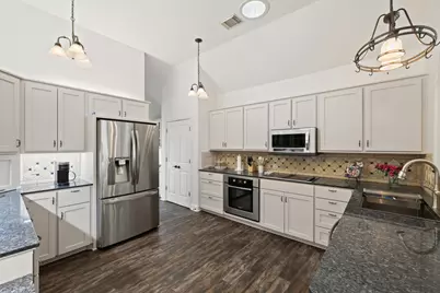 2106 Rue De St Germaine, Austin, TX 78746 - Photo 13