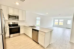 100 Louisa Ln, Jarrell, TX 76537 - Photo 5