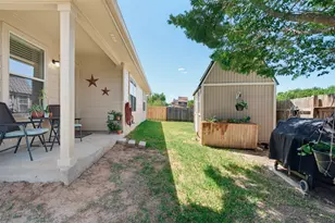 315 Floating Leaf Dr, Hutto, TX 78634 - Photo 37