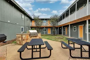 2401 Manor Rd, Austin, TX 78722 - Photo 13