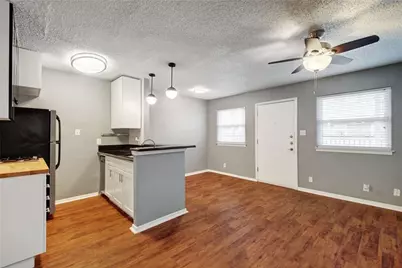 2401 Manor Road #127, Austin, TX 78722 - Photo 7