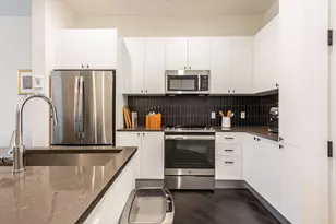 800 Embassy Dr, Austin, TX 78702 - Photo 5