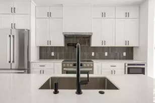 2609 Davis Ln, Austin, TX 78745 - Photo 25