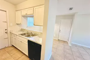 4748 Suburban Dr, Austin, TX 78745 - Photo 5