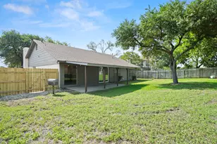7302 Sevilla Dr, Austin, TX 78752 - Photo 23