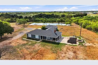 1871 Bridle Path Road, Luling, TX 78648 - Photo 1