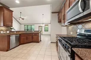 8608 Alophia Dr, Austin, TX 78739 - Photo 5