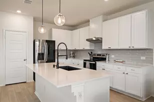 7805 House Finch Dr, Austin, TX 78744 - Photo 3