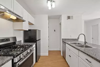 300 E Croslin Street #106, Austin, TX 78752 - Photo 9