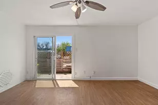 300 E Croslin St, Austin, TX 78752 - Photo 7