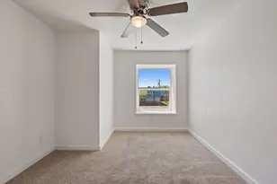 300 E Croslin St, Austin, TX 78752 - Photo 15