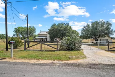 1100 Martindale Falls Road, Martindale, TX 78655 - Photo 25