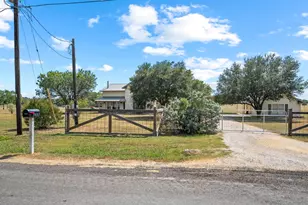 1100 Martindale Falls Rd, Martindale, TX 78655 - Photo 25