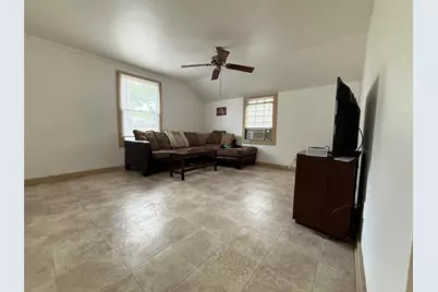 231 E Live Oak Street #B, La Grange, TX 78945 - Photo 3