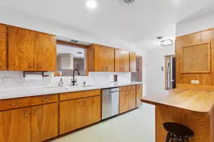 803 Peach St, Seguin, TX 78155 - Photo 13