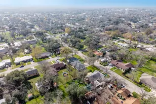 803 Peach St, Seguin, TX 78155 - Photo 39