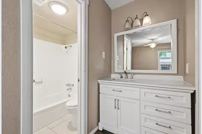 2124 Burton Drive #204, Austin, TX 78741 - Photo 15