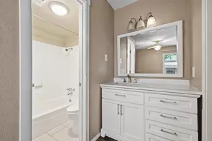 2124 Burton Dr, Austin, TX 78741 - Photo 15