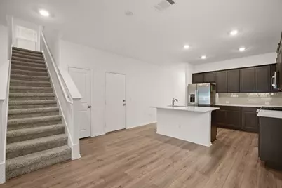 201 Mendoza, Kyle, TX 78640 - Photo 5