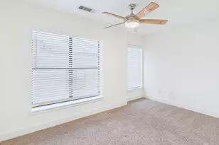 711 W 32nd St, Austin, TX 78705 - Photo 13