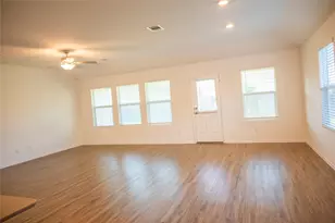 423 Bluejack Wy, Hutto, TX 78634 - Photo 5