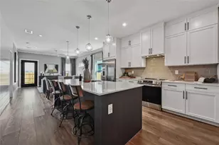 2017 Applewood Dr, Lockhart, TX 78644 - Photo 5